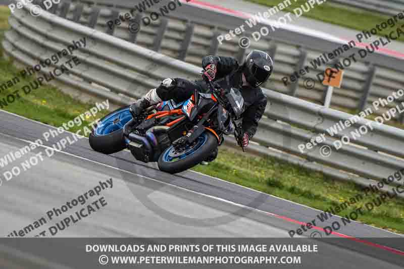 cadwell no limits trackday;cadwell park;cadwell park photographs;cadwell trackday photographs;enduro digital images;event digital images;eventdigitalimages;navarra;no limits trackdays;peter wileman photography;racing digital images;trackday digital images;trackday photos